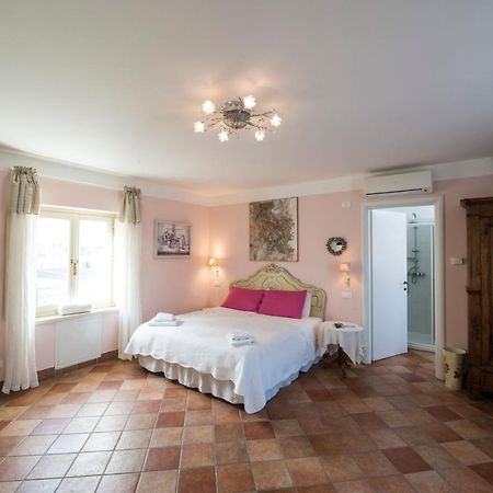Residence La Pera Bugiarda Венария-Реале Экстерьер фото