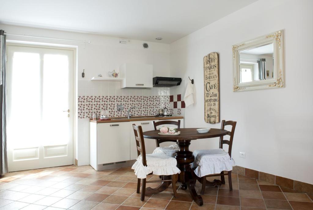 Residence La Pera Bugiarda Венария-Реале Экстерьер фото