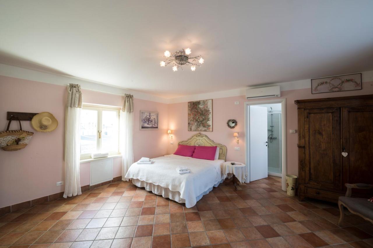 Residence La Pera Bugiarda Венария-Реале Экстерьер фото