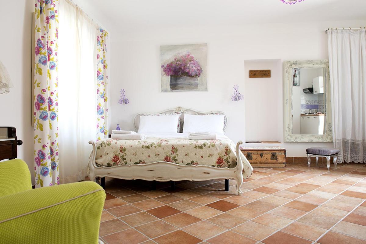Residence La Pera Bugiarda Венария-Реале Экстерьер фото