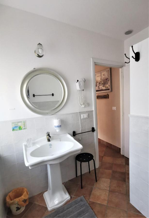 Residence La Pera Bugiarda Венария-Реале Экстерьер фото